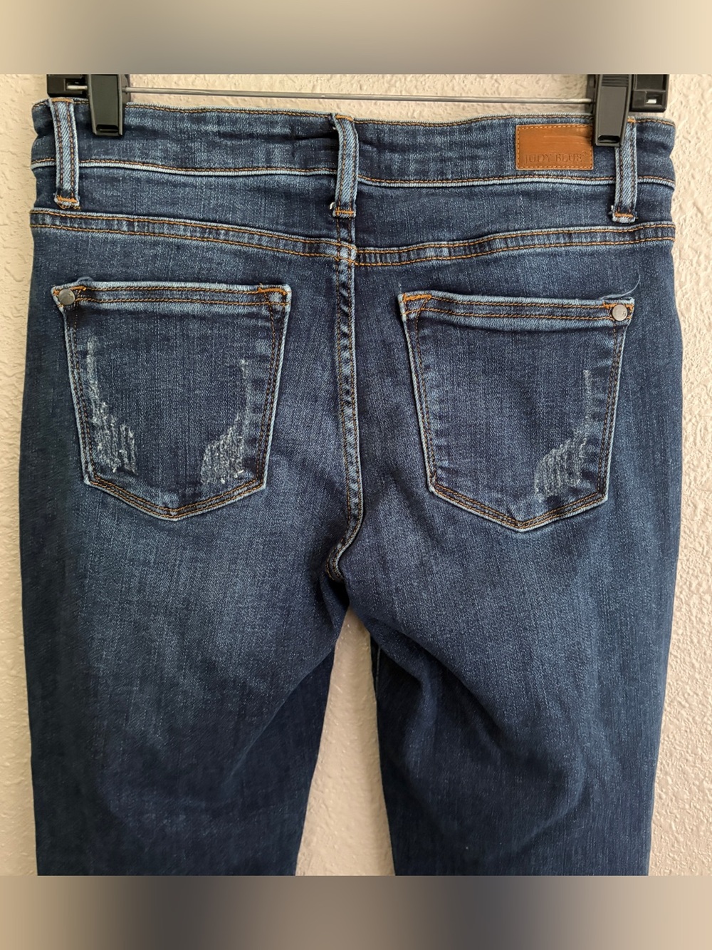 Judy Blue Boyfriend Fit Destructed Raw Hem Jeans 7/28 - Picture 4 of 12